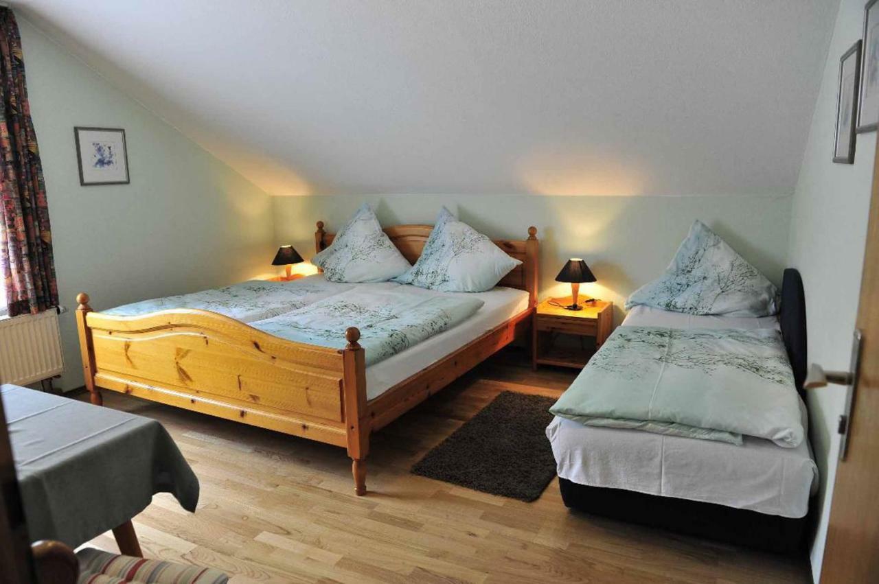 Pension Holzapfel เอสซิง ภายนอก รูปภาพ