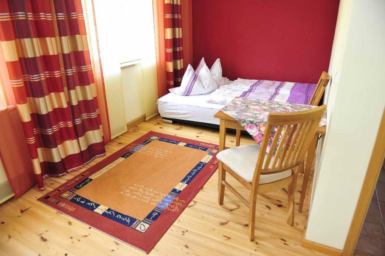 Pension Holzapfel เอสซิง ภายนอก รูปภาพ