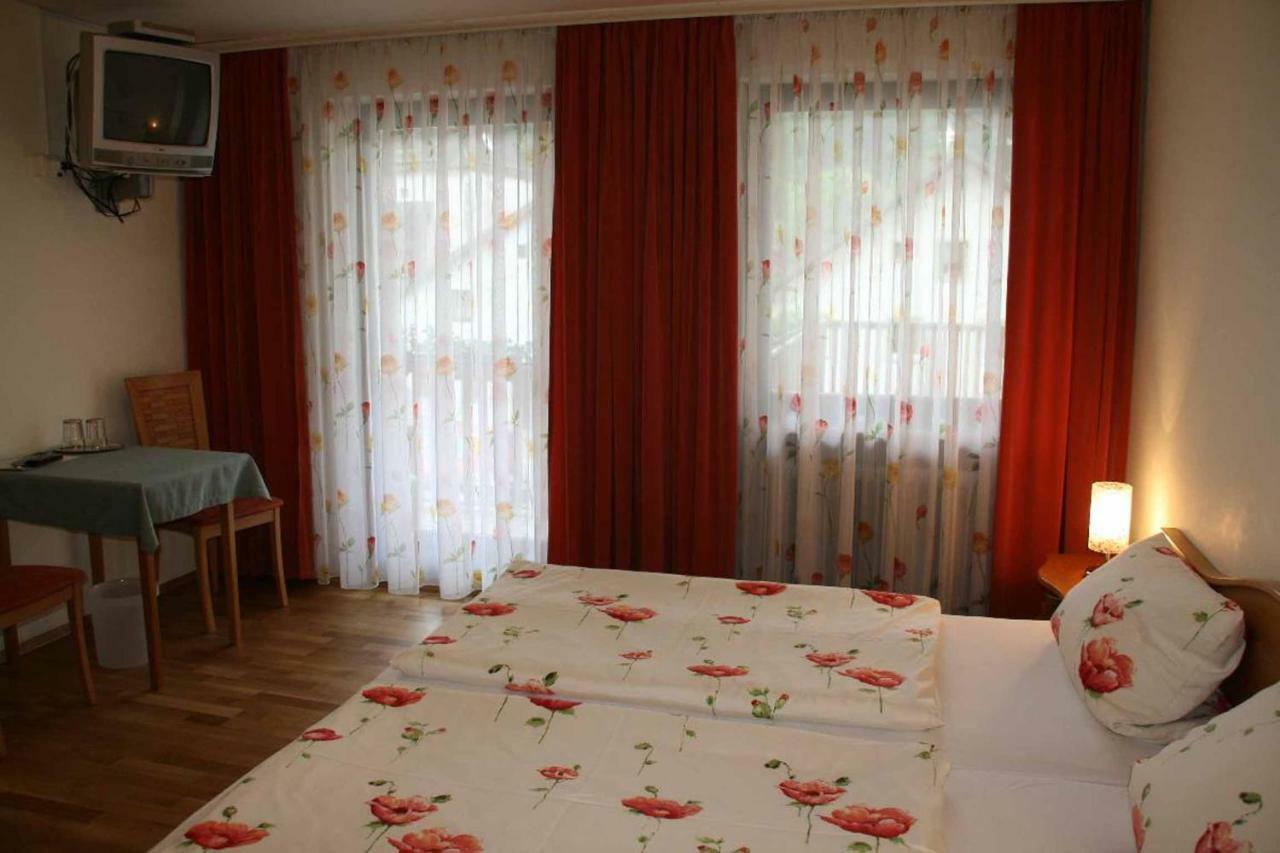 Pension Holzapfel เอสซิง ภายนอก รูปภาพ
